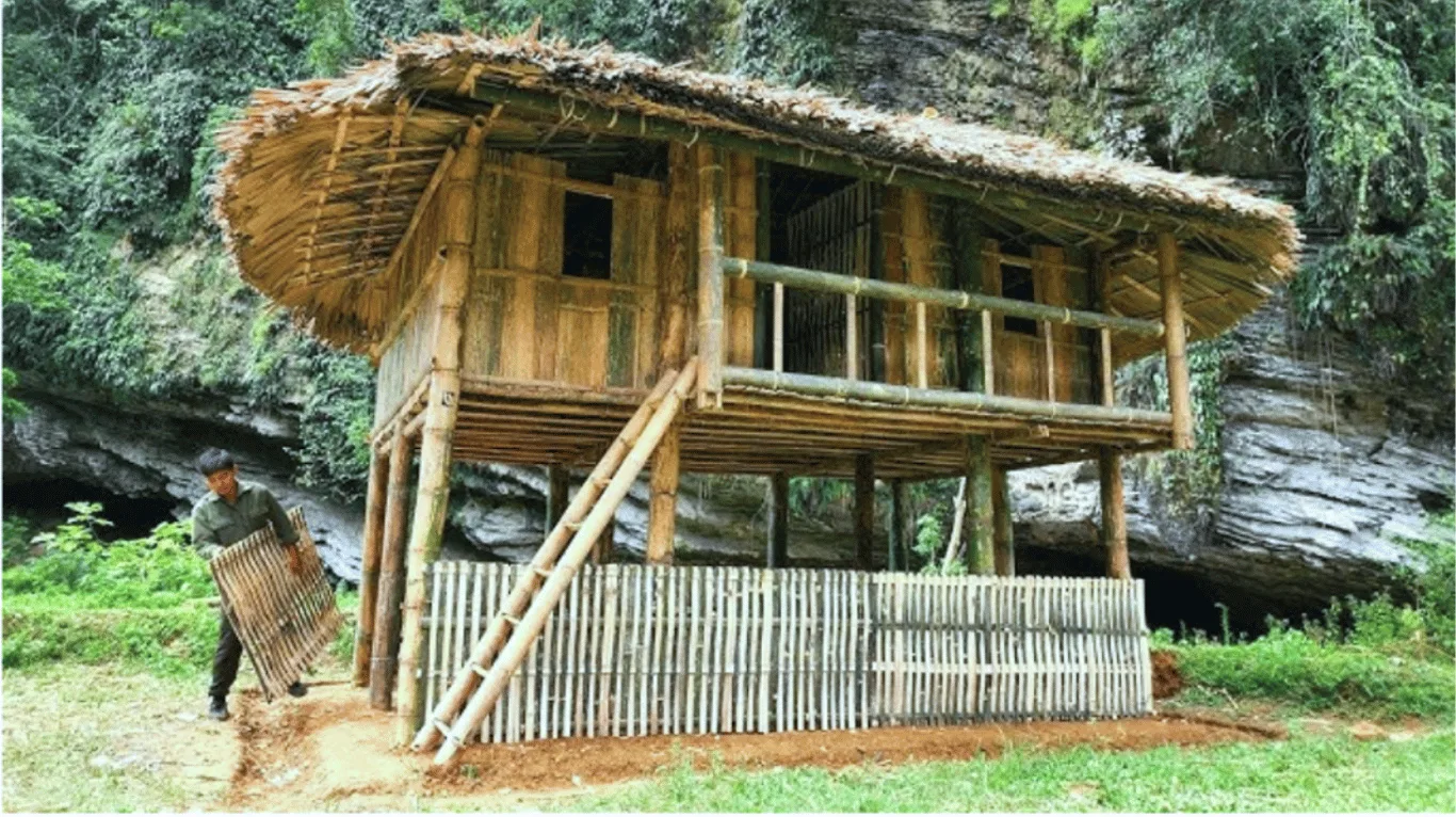 Ekra House